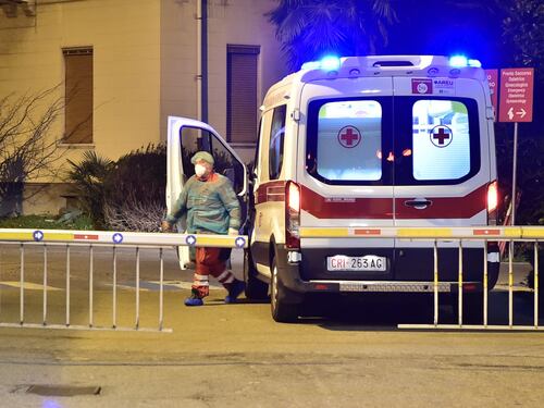 Focolaio all'ospedale Sacco, almeno 20 sanitari positivi