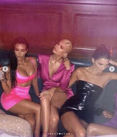 Kim Kardashian, estate hot in foto 10