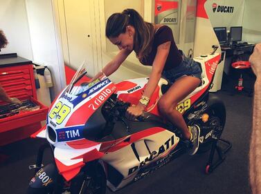 Belen Rodriguez e Andrea Iannone, effusioni in Grecia 15