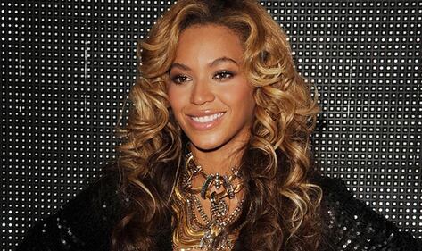 Beyoncé, dama sexy ai Grammy 2017 26