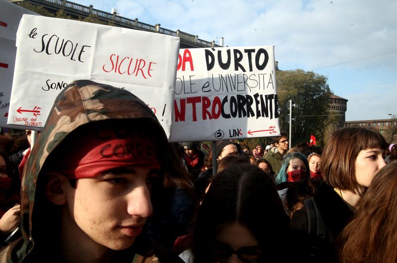 La manifestazione di Milano: "Uccidere Salvini non è reato" 7