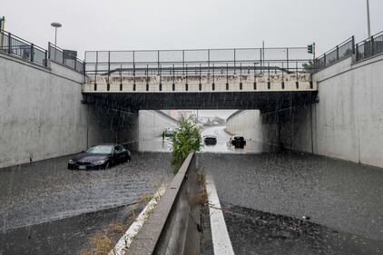 Il ponte crollato e le frane: i danni del maltempo al Nord 1