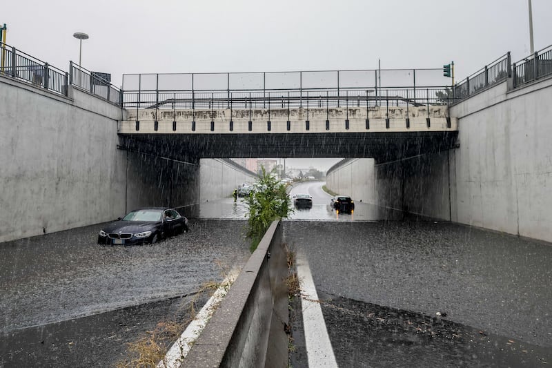 Il ponte crollato e le frane: i danni del maltempo al Nord 1