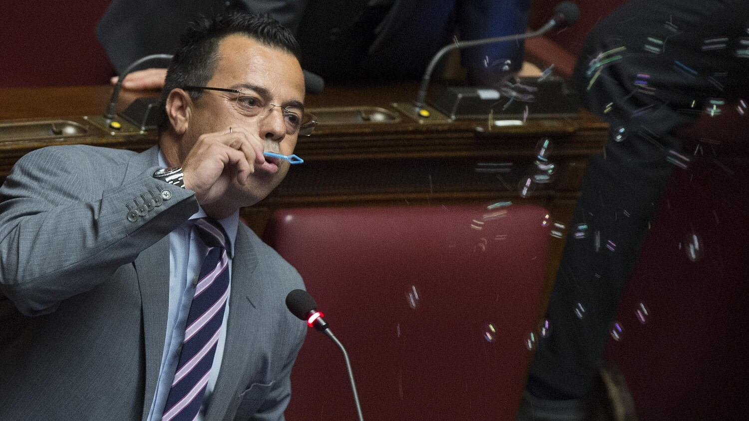 Buonanno, struggente saluto dei suoi cittadini: "Ora siamo più soli"