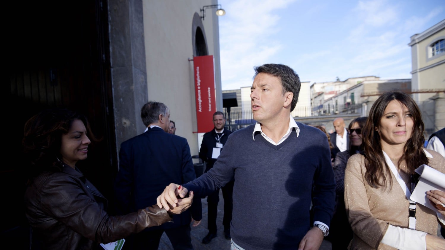 Veneto, l'ira dei risparmiatori contro Renzi: "Ladro, vergogna, tornatene a casa tua"