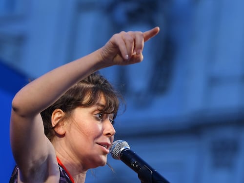 Cara Guzzanti, ora fai il film sui "Draquila" della sinistra