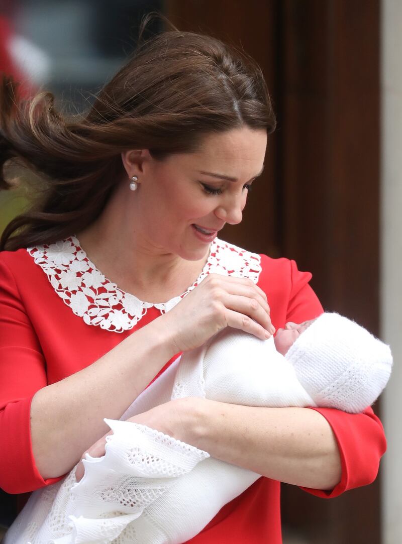 Kate Middleton raggiante dopo il parto 10