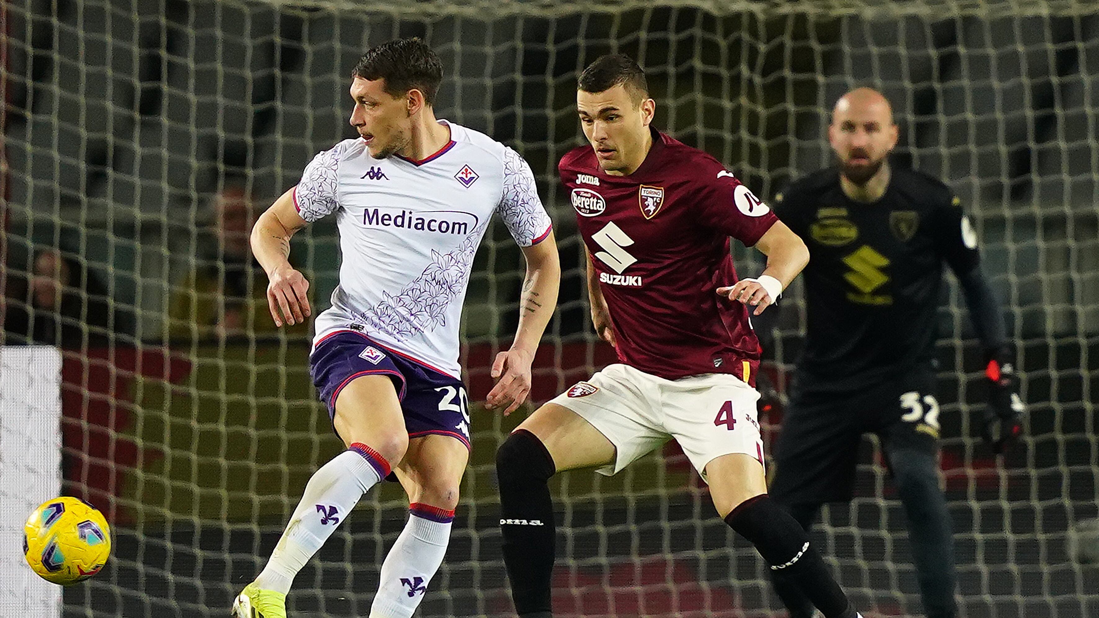 Il Torino (in dieci) strappa il pari alla Fiorentina: finisce senza reti lo scontro per l'Europa