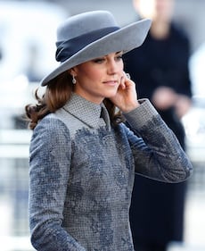 Kate Middleton ed Elisabetta II, stili a confronto 18