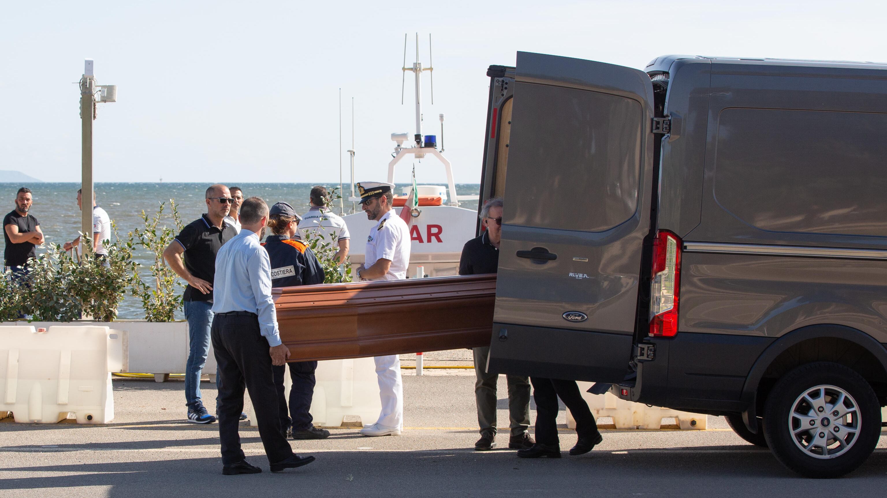 I corpi riaffiorati dal mare: trovati morti padre e figlia dispersi