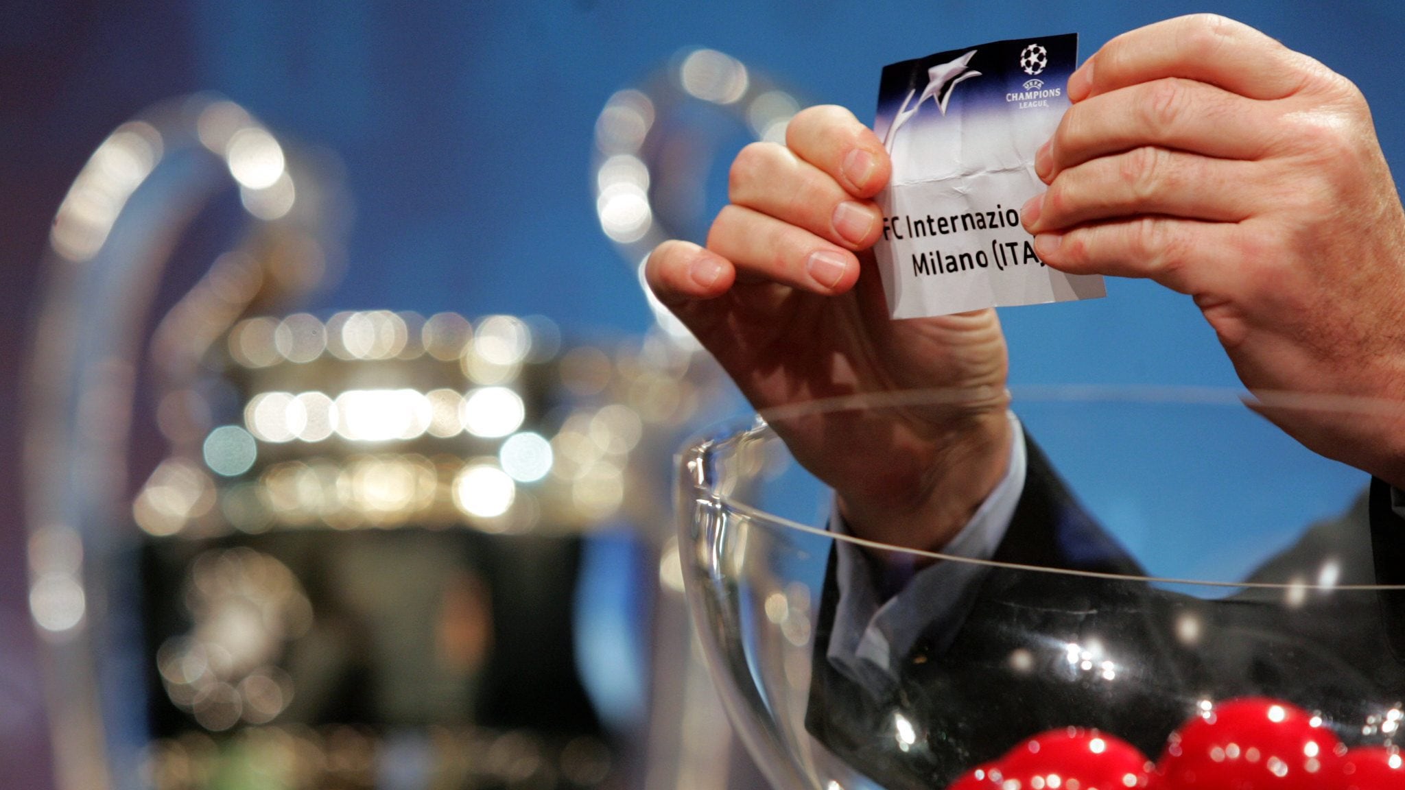 Champions League: agli ottavi Inter-Atletico Madrid, Napoli-Barcellona e Lazio-Bayern