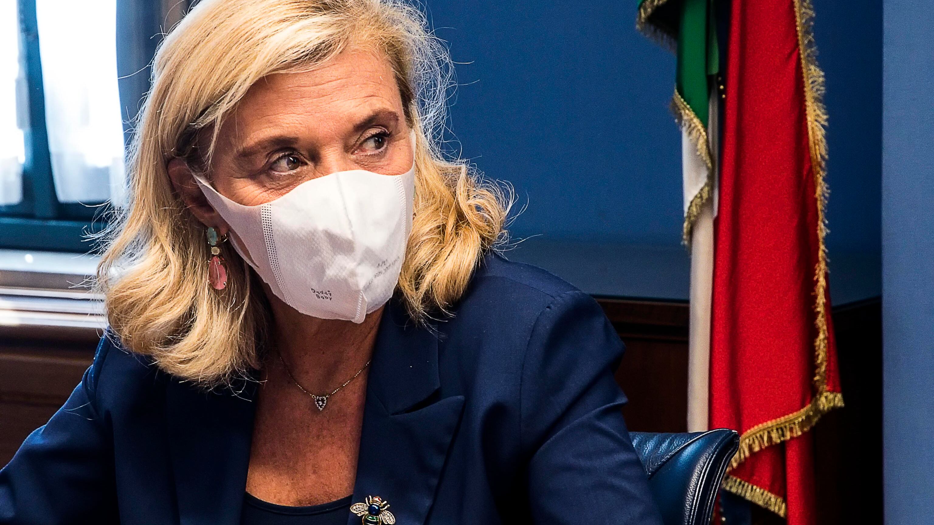 Rispunta il nome della Belloni. E scoppia subito il caos