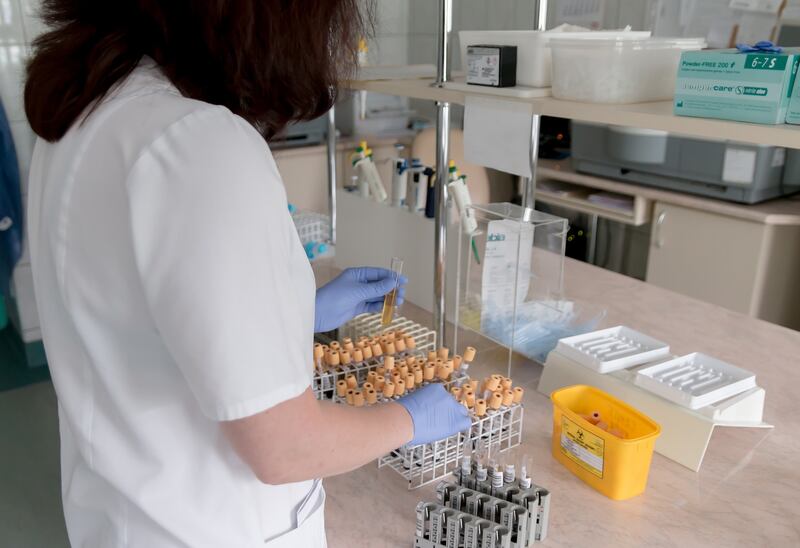 HIV, i giovani sono i più a rischio. Necessaria la massima attenzione