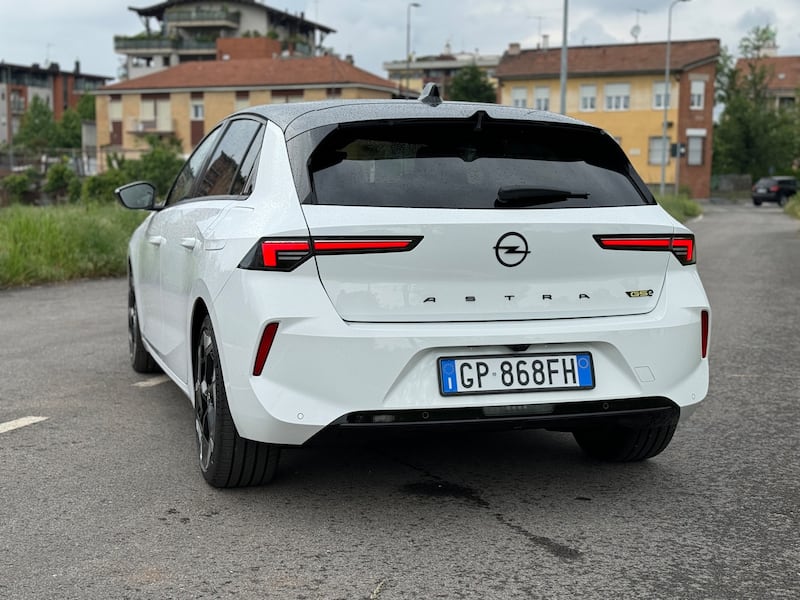Opel Astra GSe: guarda la gallery della nuova due volumi sportiva da 225 CV 8