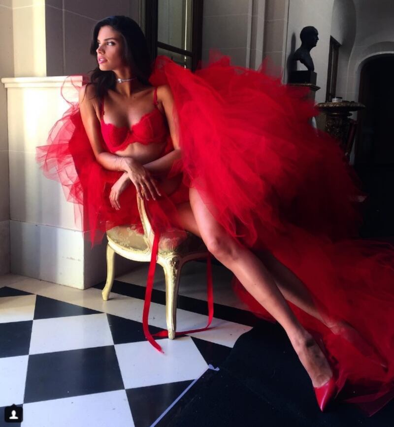 Sara Sampaio sexy su Instagram: foto 3