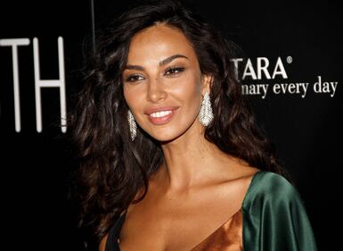 Madalina Ghenea, scollatura supersexy sul red carpet 3