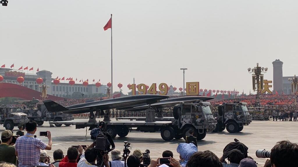 Cina, i sistemi d'arma svelati per i 70 anni della Repubblica popolare
