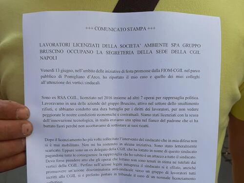 Occupano sede della Cgil a Napoli: la protesta dei licenziati Ambiente