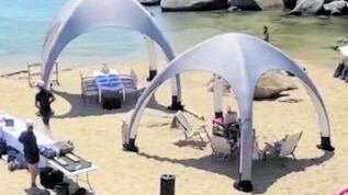 Barbecue, gazebo e motori. Yacht cafone nell'oasi protetta