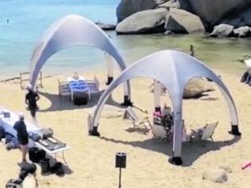 Barbecue, gazebo e motori. Yacht cafone nell'oasi protetta
