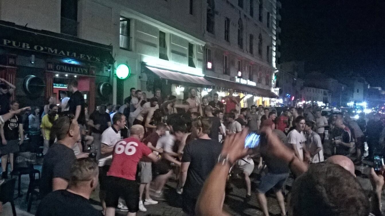 Europei, scontri a Marsiglia fra ultras e polizia