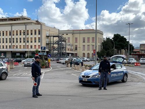 Palermo, parcheggiatori abusivi violenti. "O paghi o ti buchiamo le gomme"