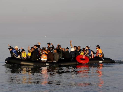 L'Ue alla Francia: "Si prenda 6.752 immigrati da Italia e Grecia"