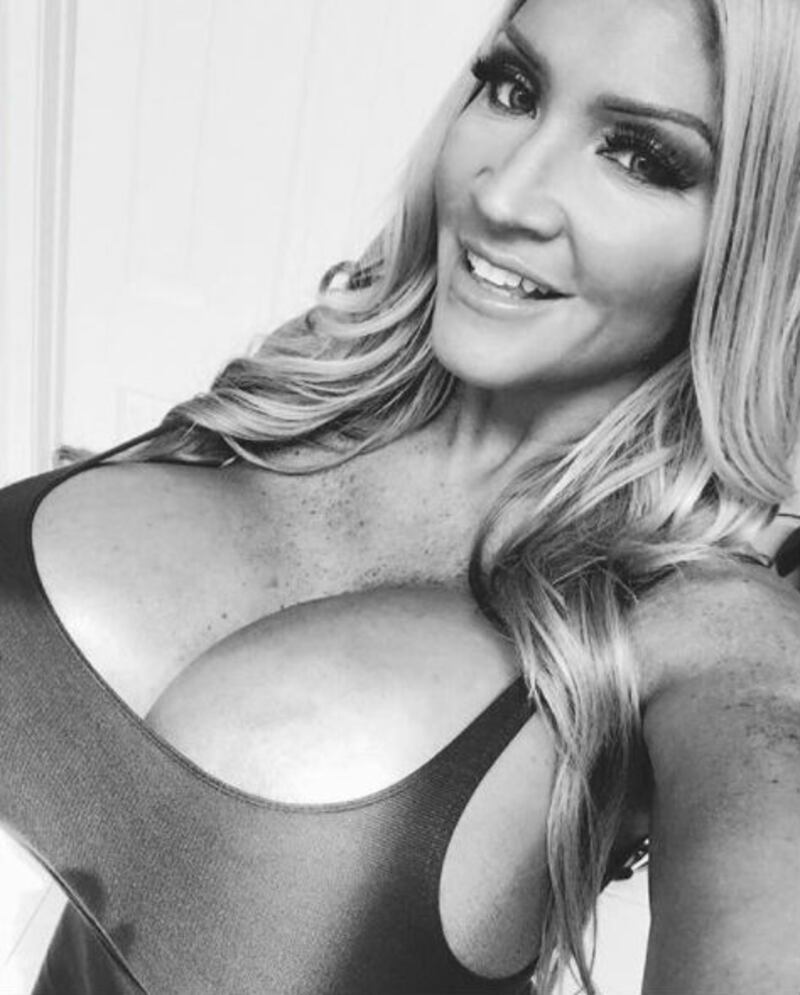 Allegra Cole, le immagini più sexy 5