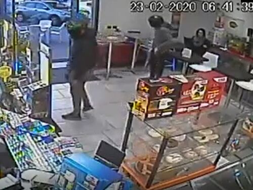 Malviventi in azione in un bar: portati via 7000 euro e merci varie