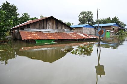 La stagione dei monsoni in Myanmar: allagamenti in tutto il Paese 12