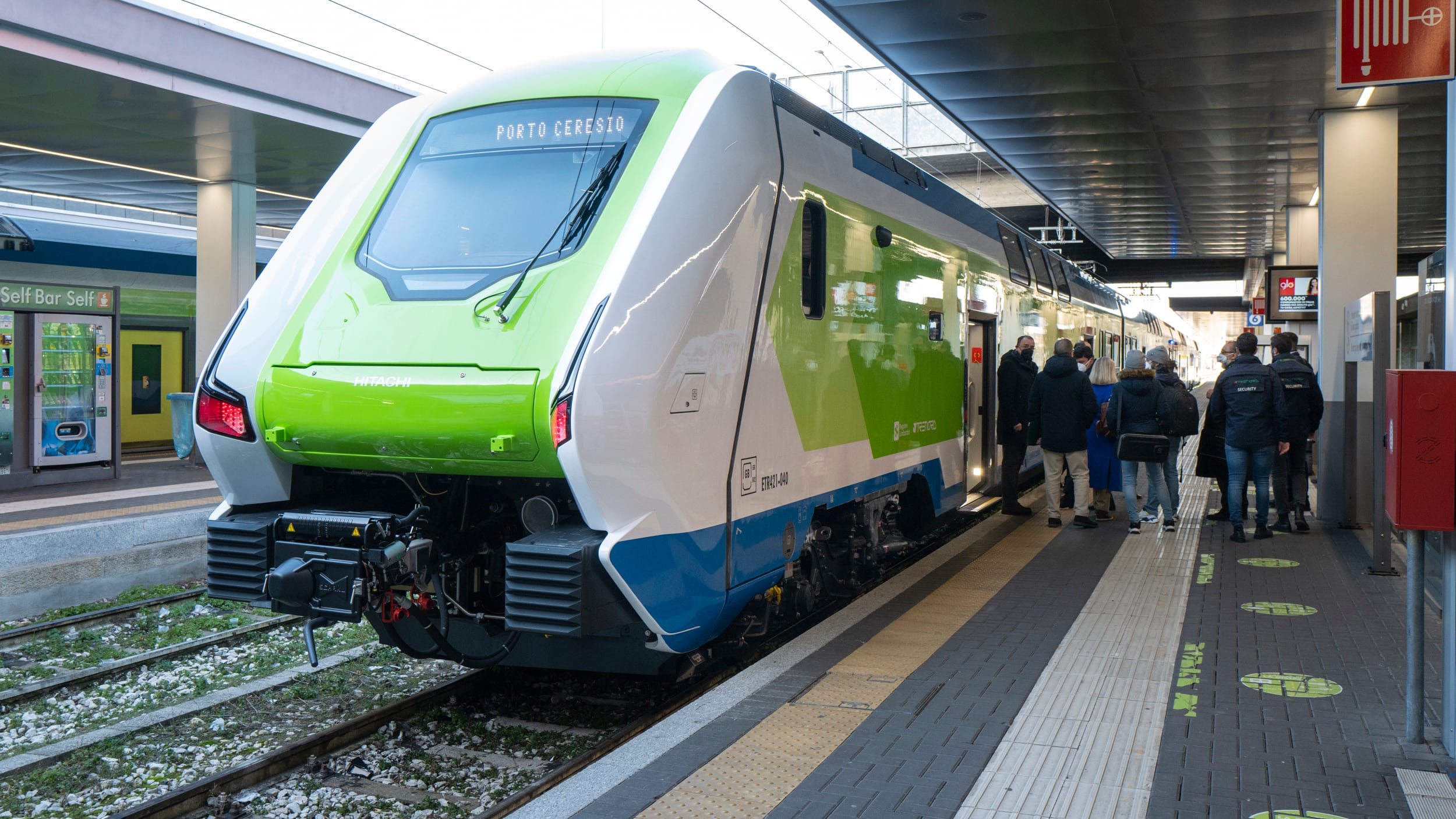 "Non si può fumare". "Faccio quello che voglio". La capotreno presa a schiaffi da un nordafricano