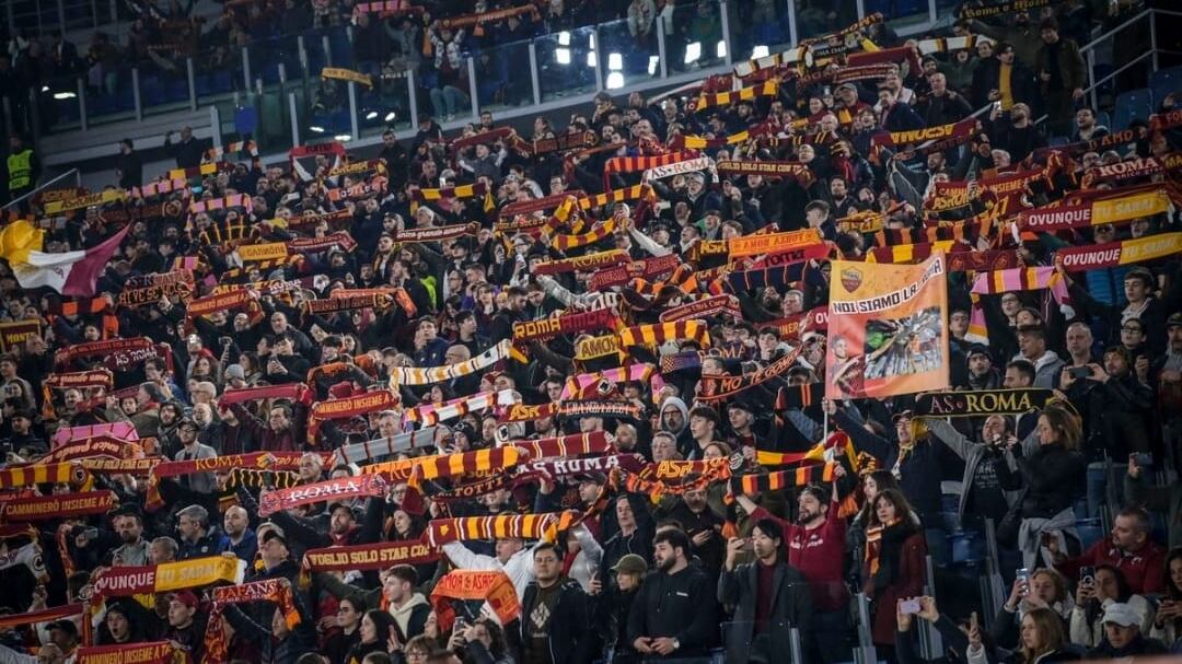 È storia all’Olimpico: la Roma cede al Barça ma l’impresa vera è il pubblico