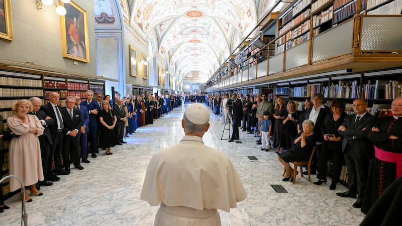 Papa Leone cancella i tagli di Francesco e toglie il blocco degli stipendi in Vaticano