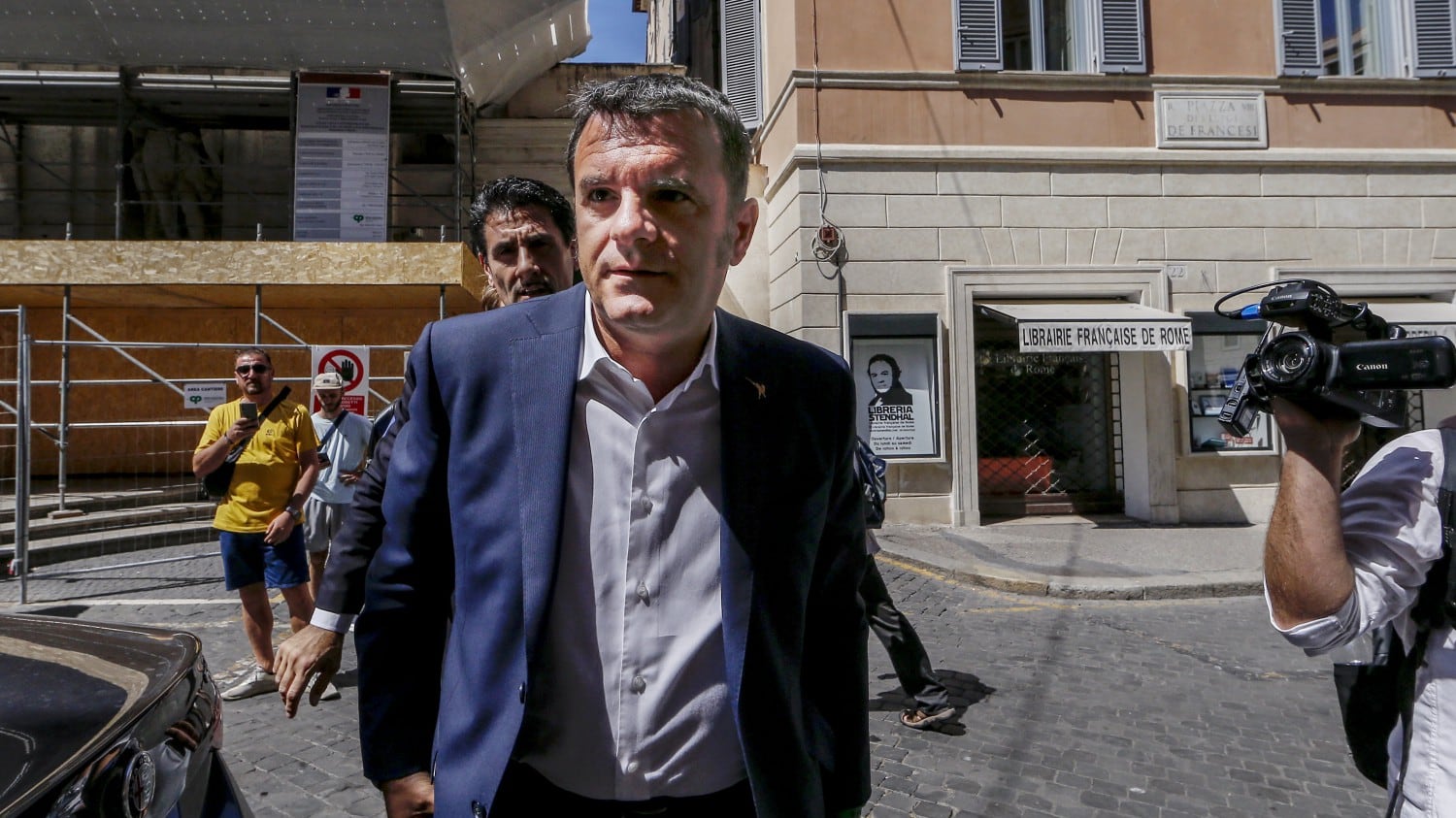 Minacce choc a Centinaio: "Muori, leghista di m...."