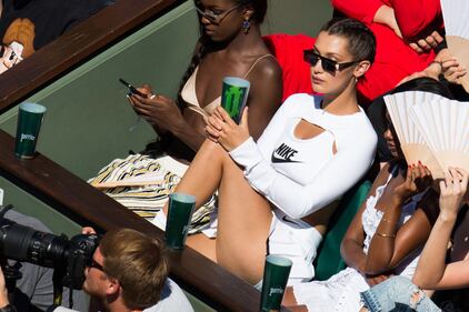 Bella Hadid al Roland Garros in versione "Basic Instinct" 1