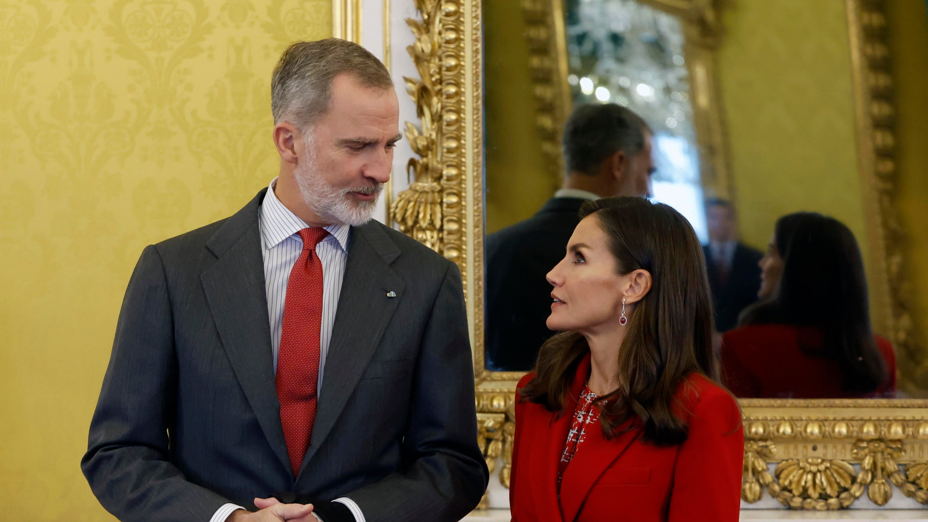 “Una vendetta”. L'ombra di Juan Carlos dietro lo scandalo: cosa succede alla regina Letizia