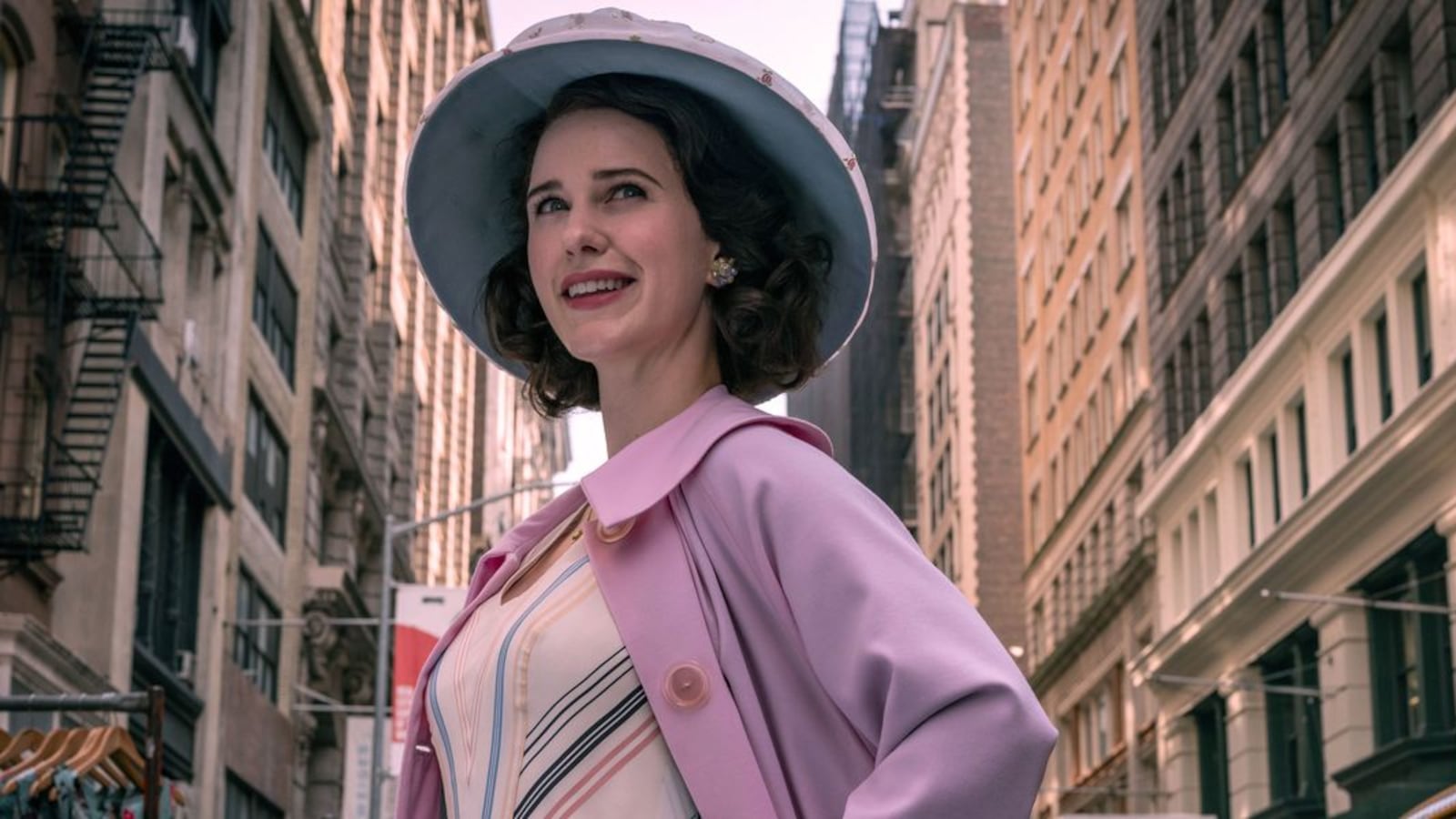 Mrs Maisel Arriva La Nuova Stagione Ecco Dove Eravamo Rimasti Il mrs-maisel-arriva-la-nuova-stagione-ecco-dove-eravamo-rimasti-il