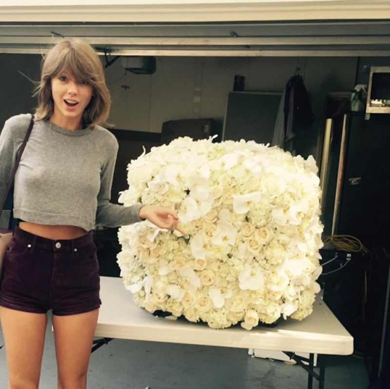 Selena Gomez supera Taylor Swift, è lei la più seguita su Instagram: foto 13