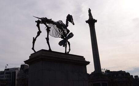 Una nuova statua su Trafalgar Square 3