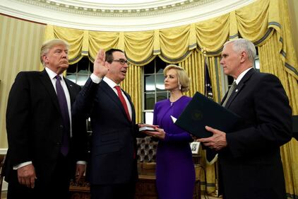 Louise Linton, una bionda alla Casa Bianca 19