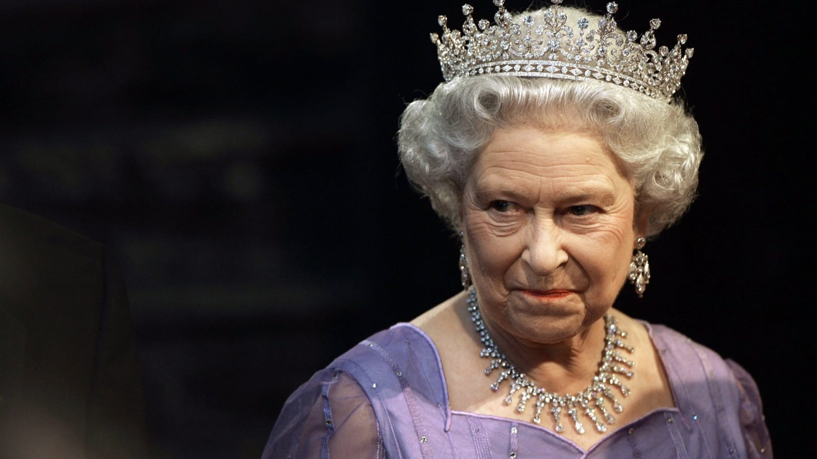 Addio a Elisabetta II, la Regina che ha attraversato due secoli