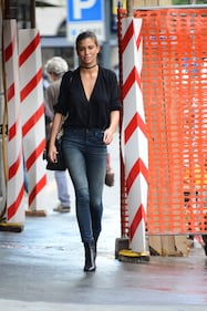 Claudia Galanti sexy per le vie di Milano 6