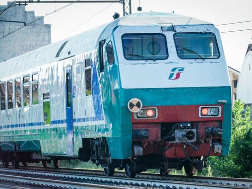 Sciopero treni, dopo il giovedì nero disagi anche oggi: ecco la situazione