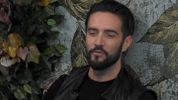 Alex Belli vuota il sacco: "Amore libero". E Delia bacia un altro