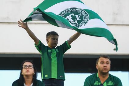 Chapecoense, il tributo alle vittime allo stadio di Medellin 9