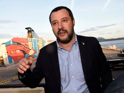 Sondaggi, la Lega sale ancora: Salvini ora stacca il M5S