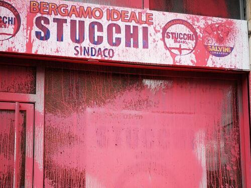 Raid a Bergamo contro la Lega. La scritta choc: "Salvini muori"