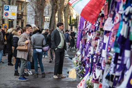 L'ultimo saluto ad Astori: i tifosi della Fiorentina in massa a Coverciano 12
