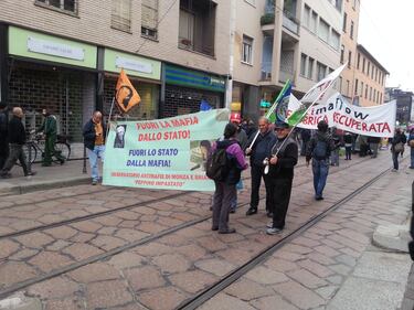 Milano: al via la manifestazione dei noexpo 5