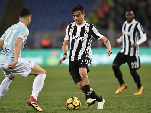 Lazio beffata da Dybala al 93': per la Juve dieci vittorie di fila